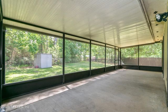 8642 HAMMOND FOREST Drive, Jacksonville, FL 32221