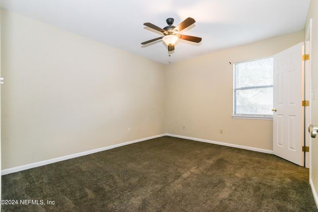 8642 HAMMOND FOREST Drive, Jacksonville, FL 32221