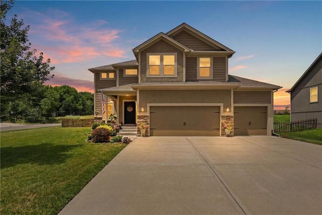 1406 Silhouette Drive, Kearney, MO 64060