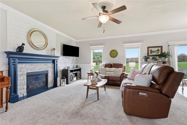 1406 Silhouette Drive, Kearney, MO 64060