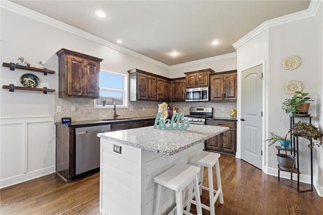 1406 Silhouette Drive, Kearney, MO 64060