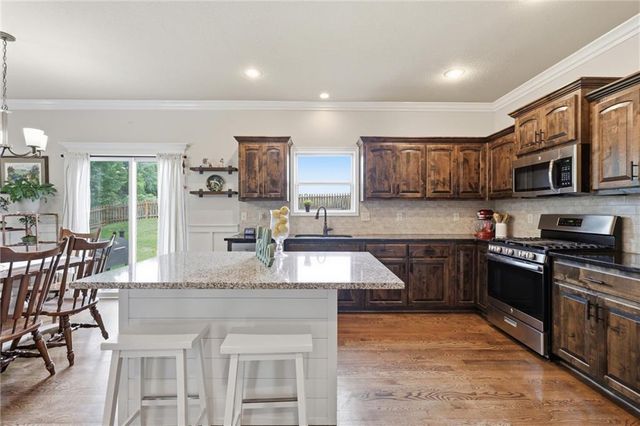 1406 Silhouette Drive, Kearney, MO 64060