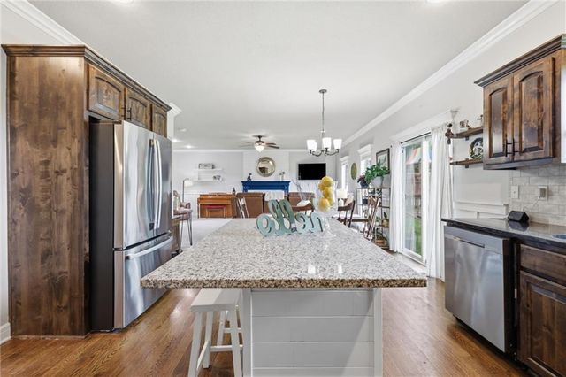 1406 Silhouette Drive, Kearney, MO 64060