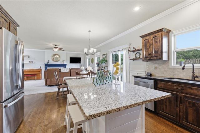 1406 Silhouette Drive, Kearney, MO 64060