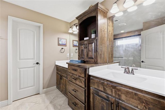 1406 Silhouette Drive, Kearney, MO 64060