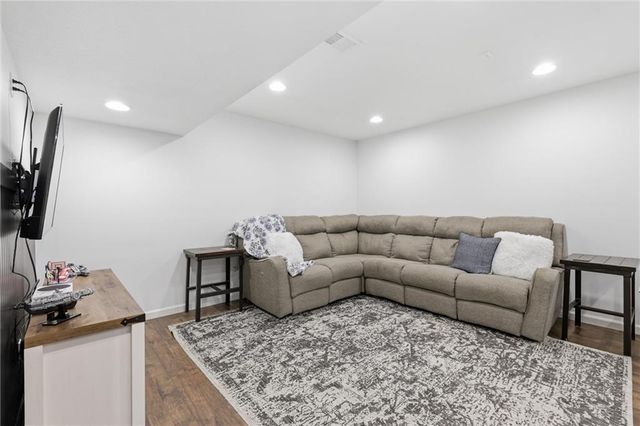 1406 Silhouette Drive, Kearney, MO 64060