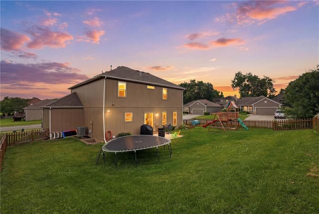 1406 Silhouette Drive, Kearney, MO 64060
