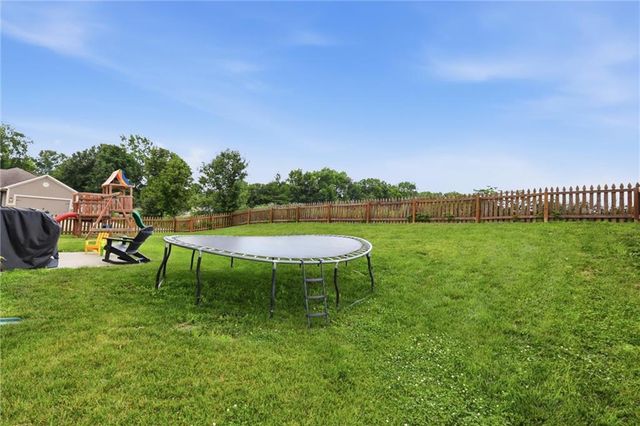 1406 Silhouette Drive, Kearney, MO 64060