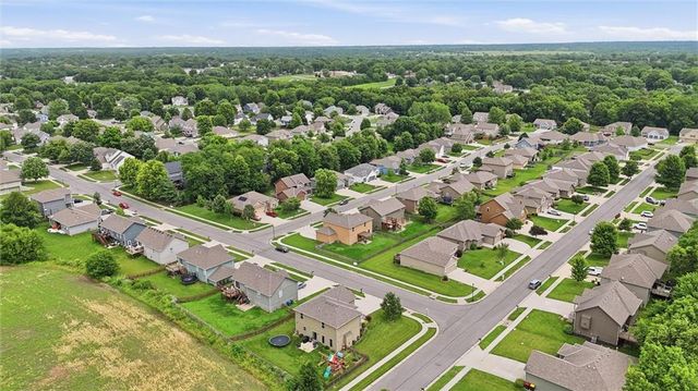 1406 Silhouette Drive, Kearney, MO 64060