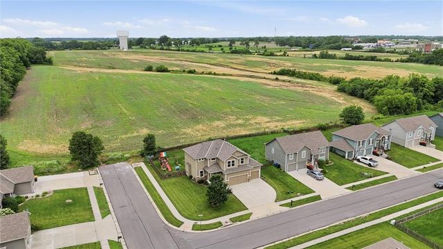 1406 Silhouette Drive, Kearney, MO 64060