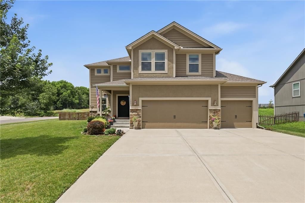 1406 Silhouette Drive, Kearney, MO 64060