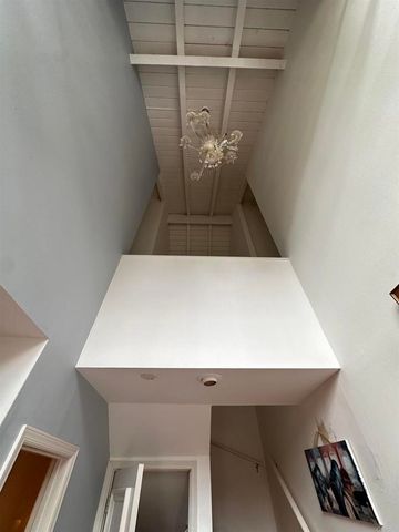 507 W Rustic Rd, Santa Monica, CA 90402