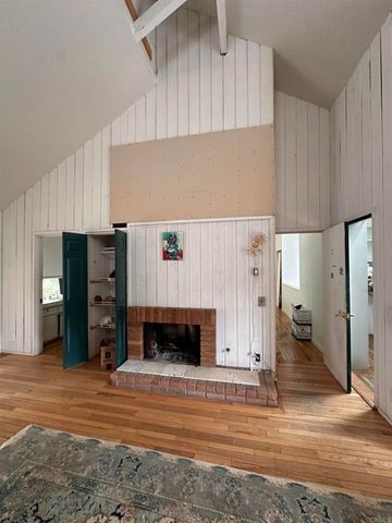 507 W Rustic Rd, Santa Monica, CA 90402