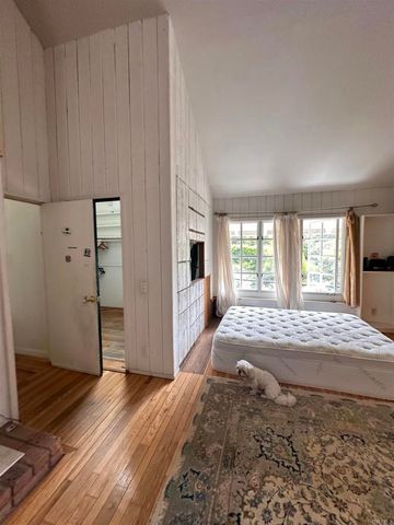 507 W Rustic Rd, Santa Monica, CA 90402