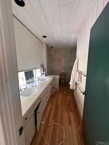 507 W Rustic Rd, Santa Monica, CA 90402