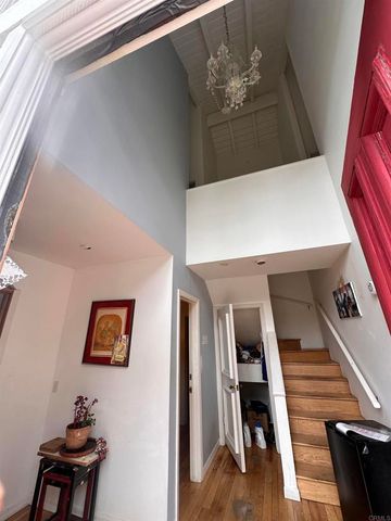 507 W Rustic Rd, Santa Monica, CA 90402