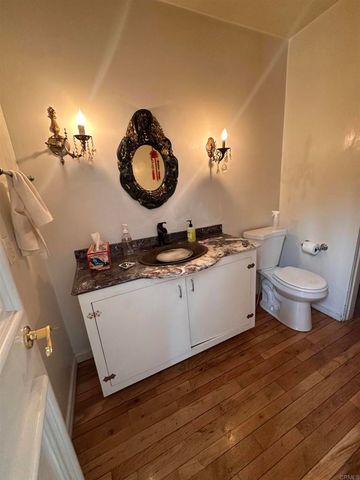 507 W Rustic Rd, Santa Monica, CA 90402