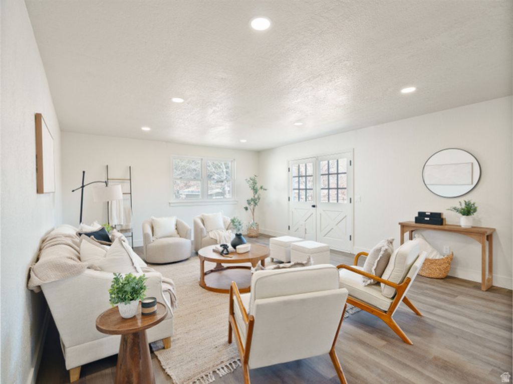 Image 11 of property listing at 5229 S KINGSWOOD DR, Taylorsville, UT 84129