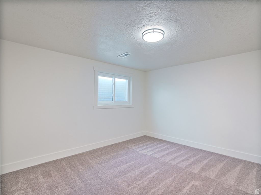 Image 24 of property listing at 5229 S KINGSWOOD DR, Taylorsville, UT 84129