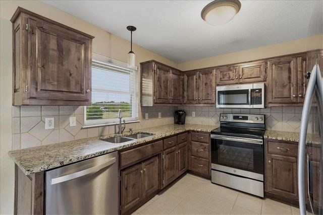 2450 Lowenstein Drive, Lee's Summit, MO 64081