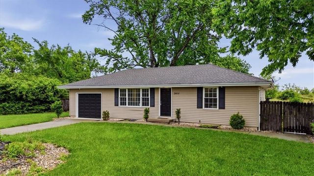 2450 Lowenstein Drive, Lee's Summit, MO 64081