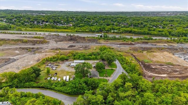 2450 Lowenstein Drive, Lee's Summit, MO 64081