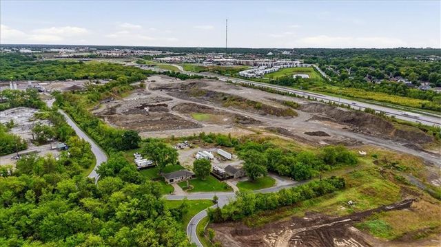 2450 Lowenstein Drive, Lee's Summit, MO 64081