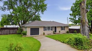 2450 Lowenstein Drive, Lee's Summit, MO 64081