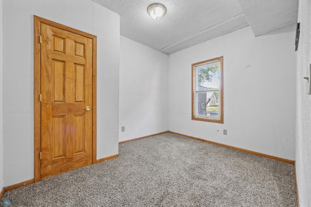 1140 8th Street N, Fargo, ND 58102