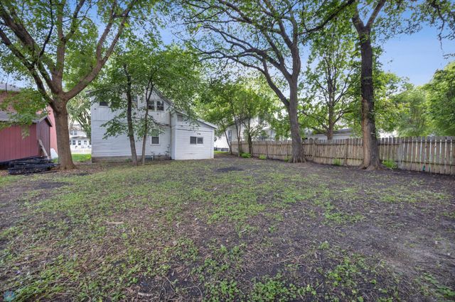 1140 8th Street N, Fargo, ND 58102