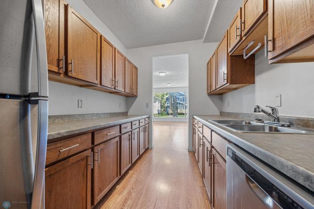 1140 8th Street N, Fargo, ND 58102