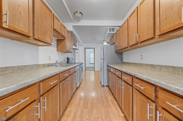 1140 8th Street N, Fargo, ND 58102