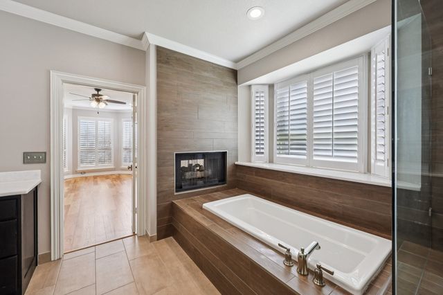 806 Parkwood Court, Mckinney, TX 75072