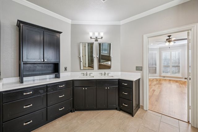 806 Parkwood Court, Mckinney, TX 75072