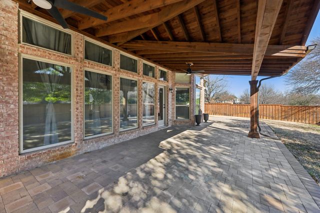 806 Parkwood Court, Mckinney, TX 75072