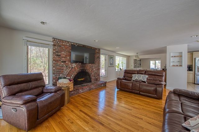 30 Ashcroft Rd, Sharon, MA 02067