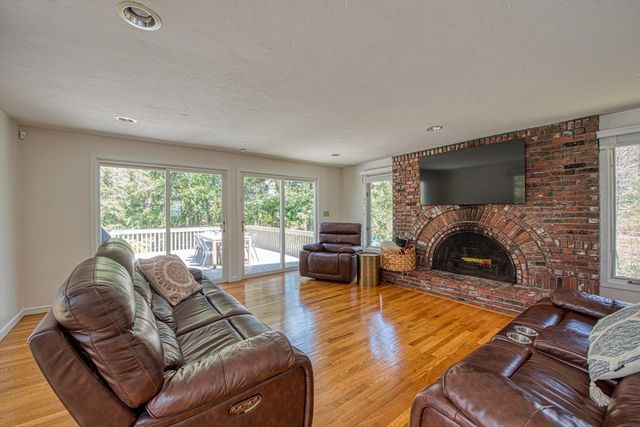 30 Ashcroft Rd, Sharon, MA 02067