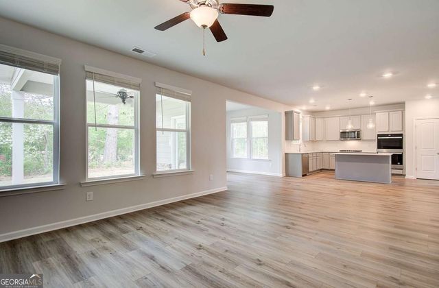 258 Arnewood Circle, Mcdonough, GA 30253