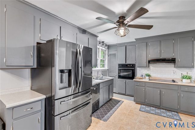 600 N Pinetta Dr, Midlothian, VA 23235