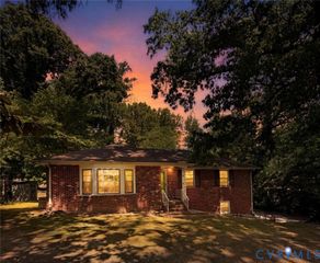 600 N Pinetta Dr, Midlothian, VA 23235