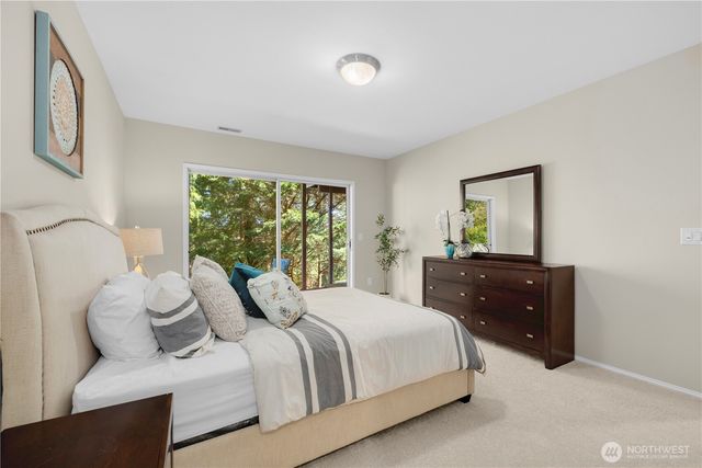 2630 NW Oakcrest Drive, Issaquah, WA 98027