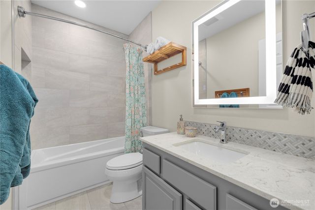 2630 NW Oakcrest Drive, Issaquah, WA 98027