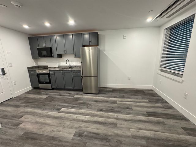 585 Essex St 522, Lynn, MA 01901