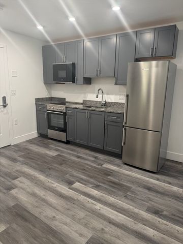 585 Essex St 522, Lynn, MA 01901