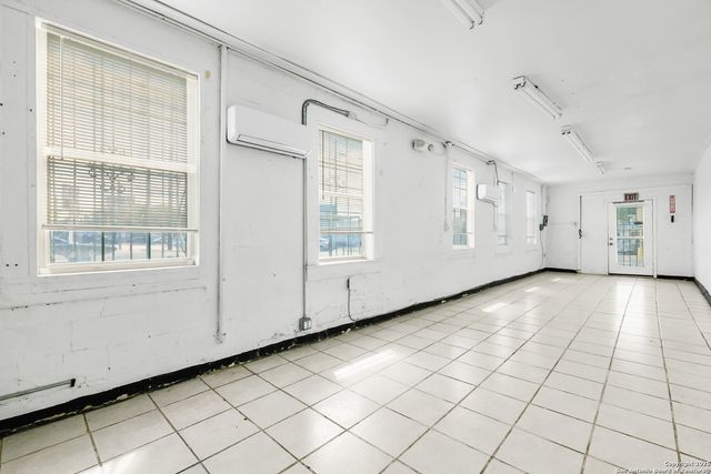 3016 S Presa, San Antonio, TX 78210