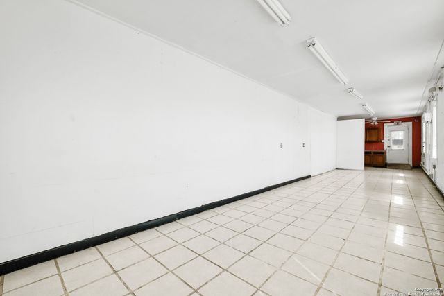 3016 S Presa, San Antonio, TX 78210