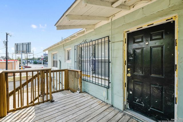 3016 S Presa, San Antonio, TX 78210