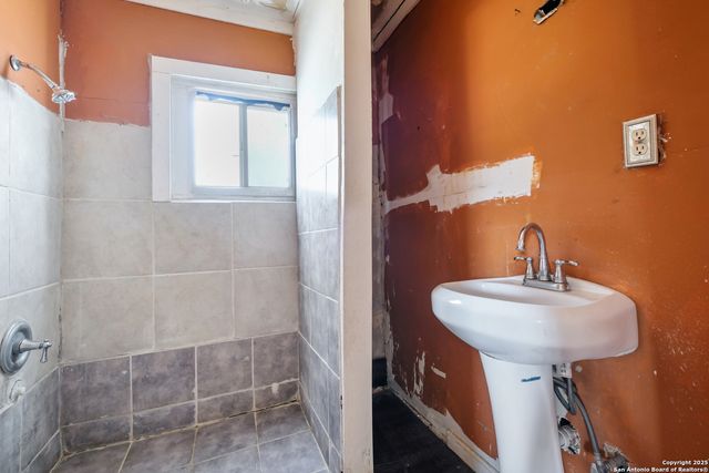 3016 S Presa, San Antonio, TX 78210