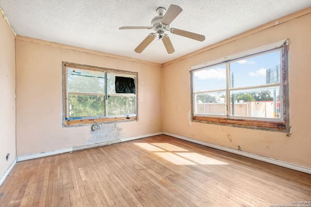 3016 S Presa, San Antonio, TX 78210