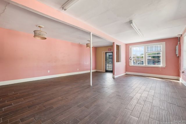 3016 S Presa, San Antonio, TX 78210